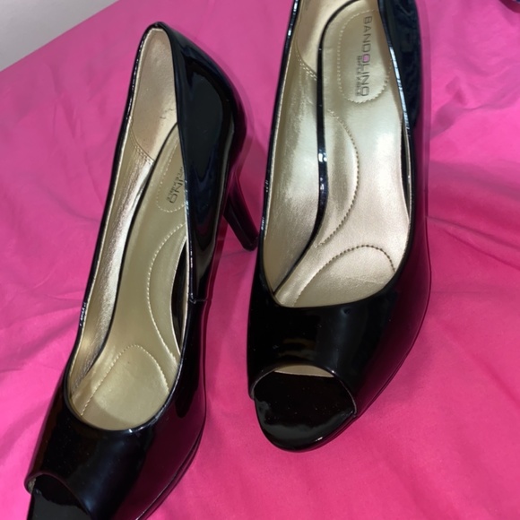 Bandolino B• Flexible Open Toe Platform Heels - Picture 3 of 6